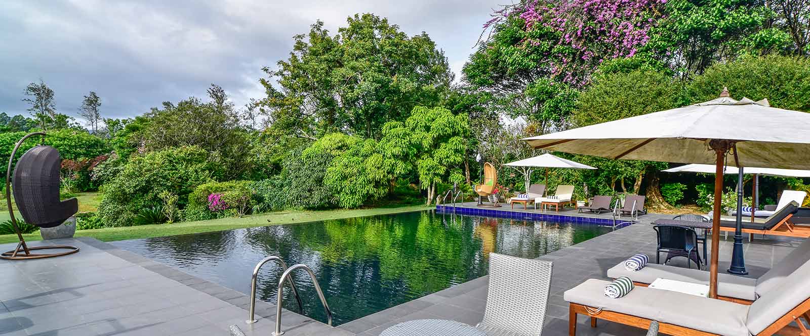 Swimming Pool in a Hotel in Bandarawela