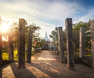 Ruwanwelimaha Stupa in Anuradhapura