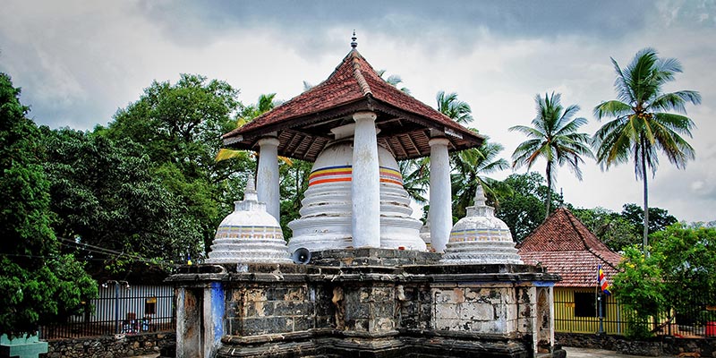 Buddhis Stupa in Kandy